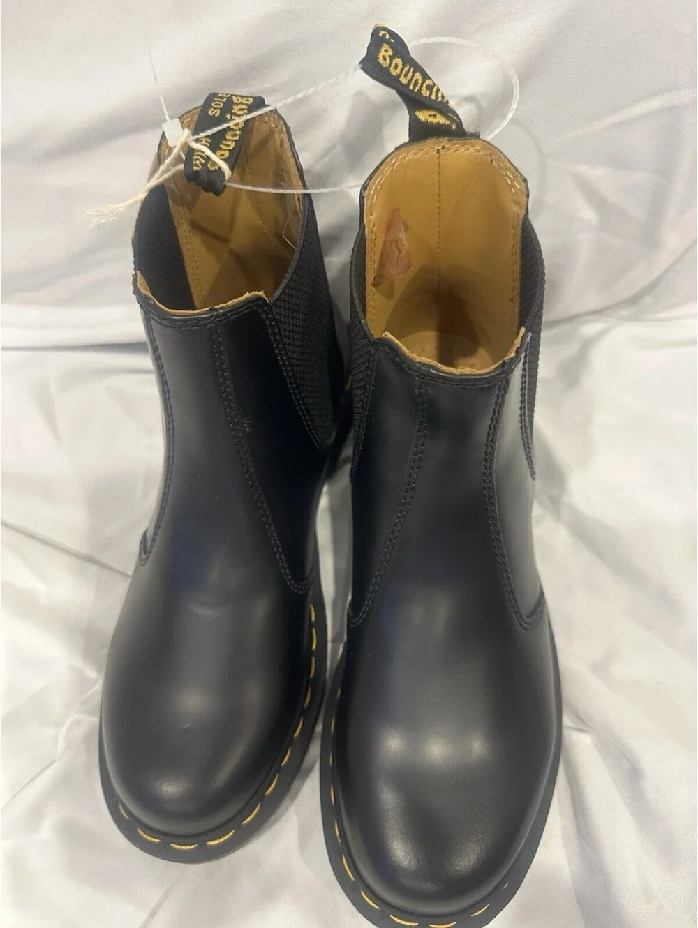 Dr. Martens women’s Chelsea Ankle Boot Black Leather Slip Resistant US 7 pull on